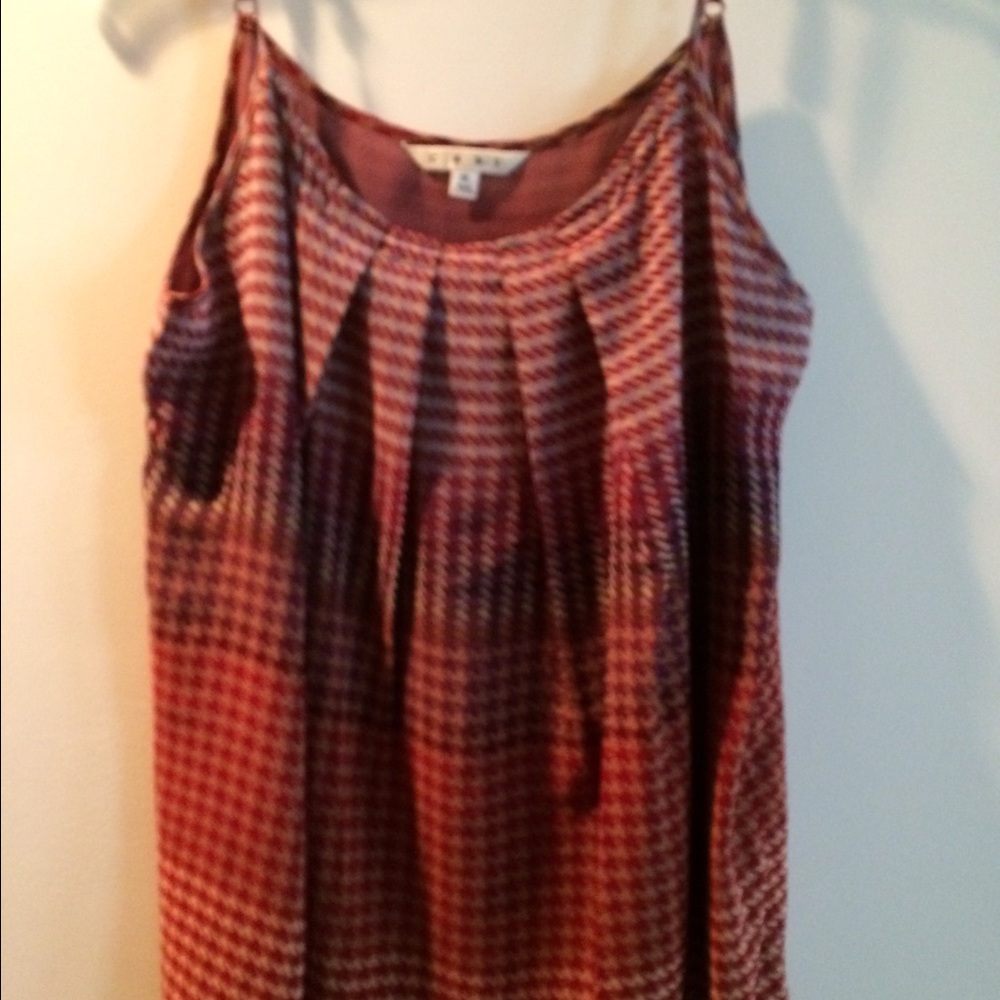 Burgundy houndstooth flowy Cabi tank